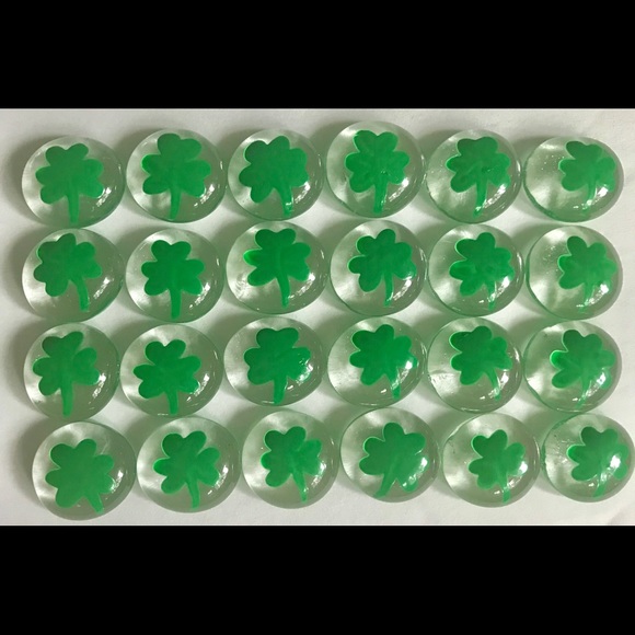 SHAMROCKS 24 Handpainted Glass Gems Party Favor, Party Decoration, Wedding Favor - Picture 5 of 8